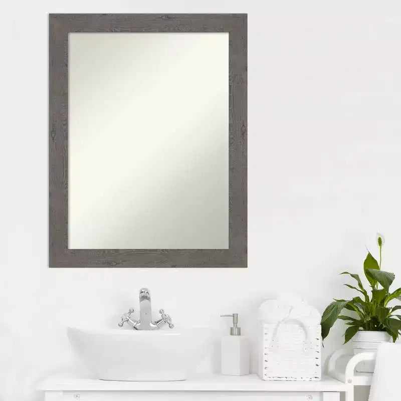 Espejo de pared de baño estrecho rústico de 22" x 28" sin bisel de tablones grises - Amanti Art