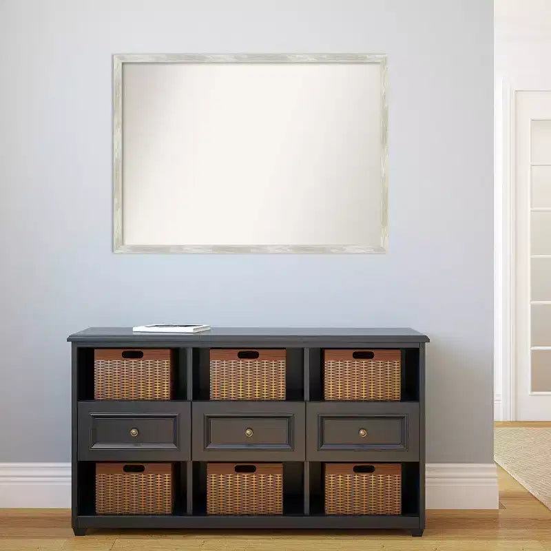 Espejo de pared rectangular, marco metálico plateado craquelado, 40"An x 29"Al, acabado mate desgastado