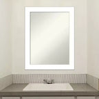 Espejo de pared blanco sin bisel de 22" x 28" para baño - Amanti Art: Rectangular moderno, incluye accesorios de montaje