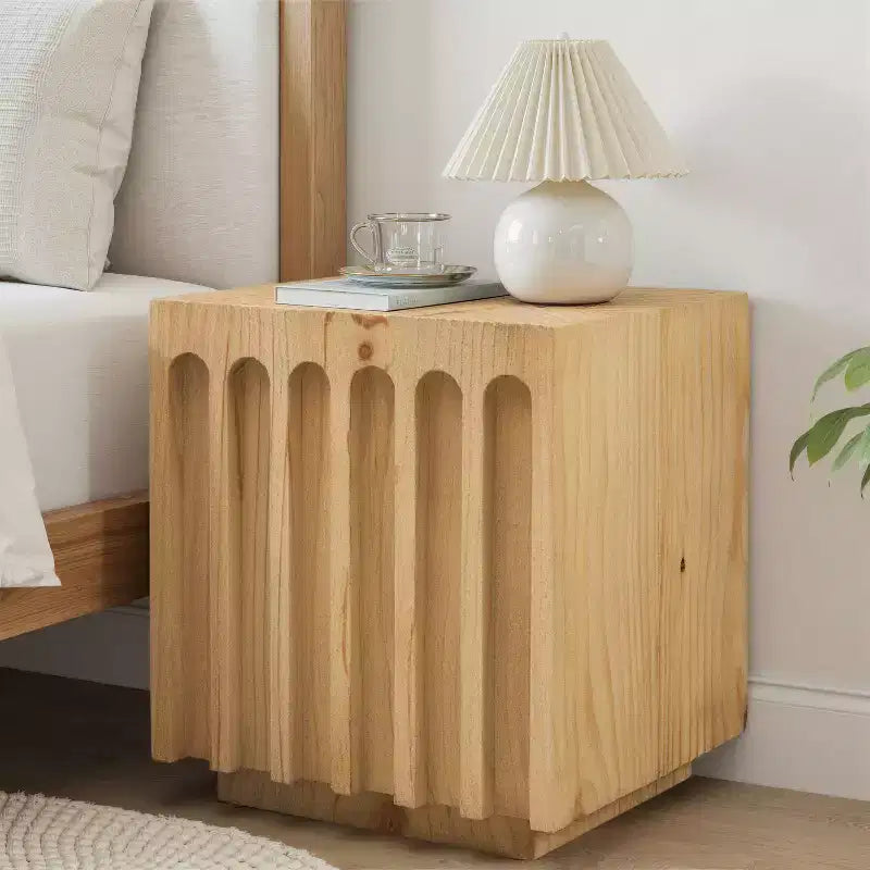 Mesa auxiliar de madera de pino macizo estriado, textura natural de tronco de árbol, negra, capacidad de 90 kg
