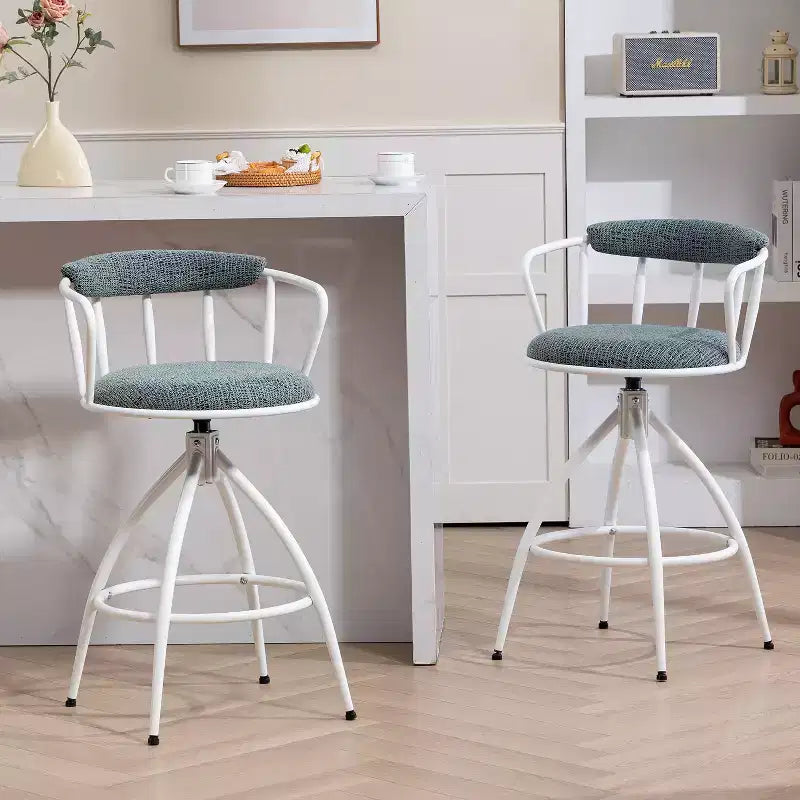 Juego de 2 taburetes de bar modernos giratorios de 26" de altura para mostrador, tapizados con respaldo bajo para isla de cocina