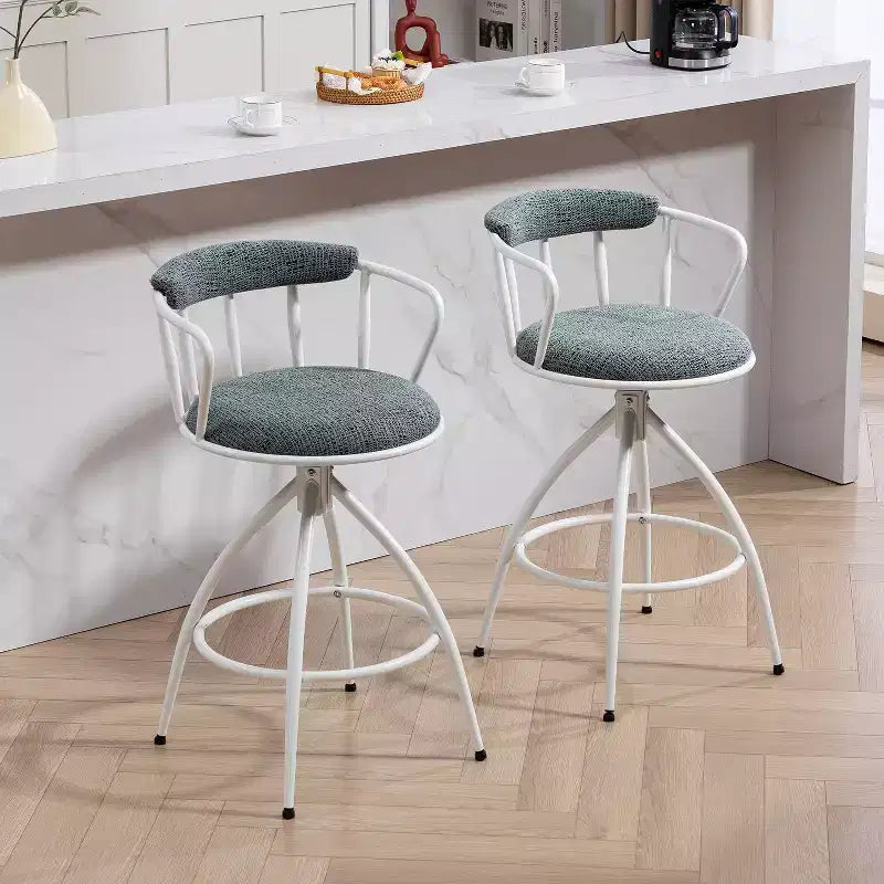 Juego de 2 taburetes de bar modernos giratorios de 26" de altura para mostrador, tapizados con respaldo bajo para isla de cocina
