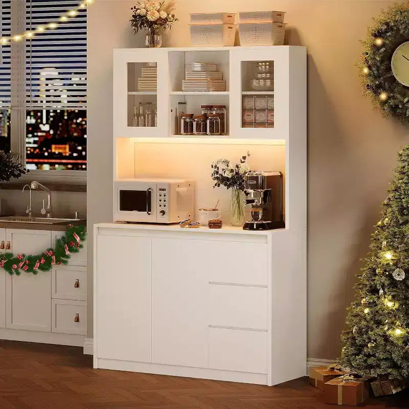 Armario de despensa de cocina de 180 cm de altura, alacena de almacenamiento de cocina con luces LED y tomas de corriente, soporte para microondas, puerta de cristal, estantes ajustables, diseño sin tiradores
