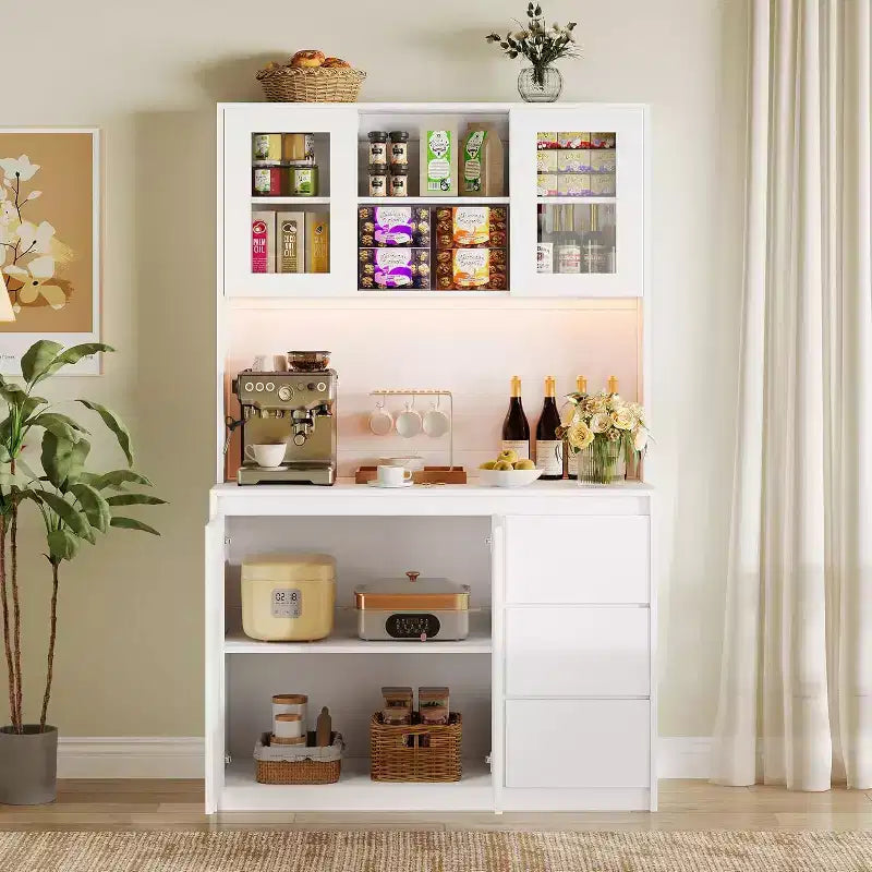 Armario de despensa de cocina de 180 cm de altura, alacena de almacenamiento de cocina con luces LED y tomas de corriente, soporte para microondas, puerta de cristal, estantes ajustables, diseño sin tiradores