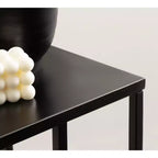 Mesa auxiliar en C Modern Glam con tapa de mármol blanco y estructura de metal dorado, 26.5" de alto